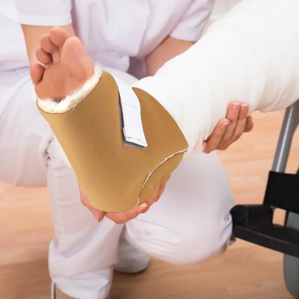 

1PC Plush Foot Heel Warmer with Securing Strap Warm Rabbit Fur Ankle Cover Soft Thickened Cowhide Feet Cover Unisex