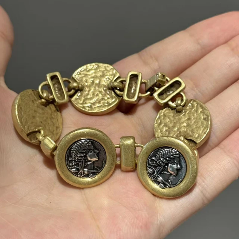 

Vintage Portraits Antique Coin Bracelet Gold Color Rhinestone Charms Jewelry Neutral And Versatile Retro Style 2026 New Trends