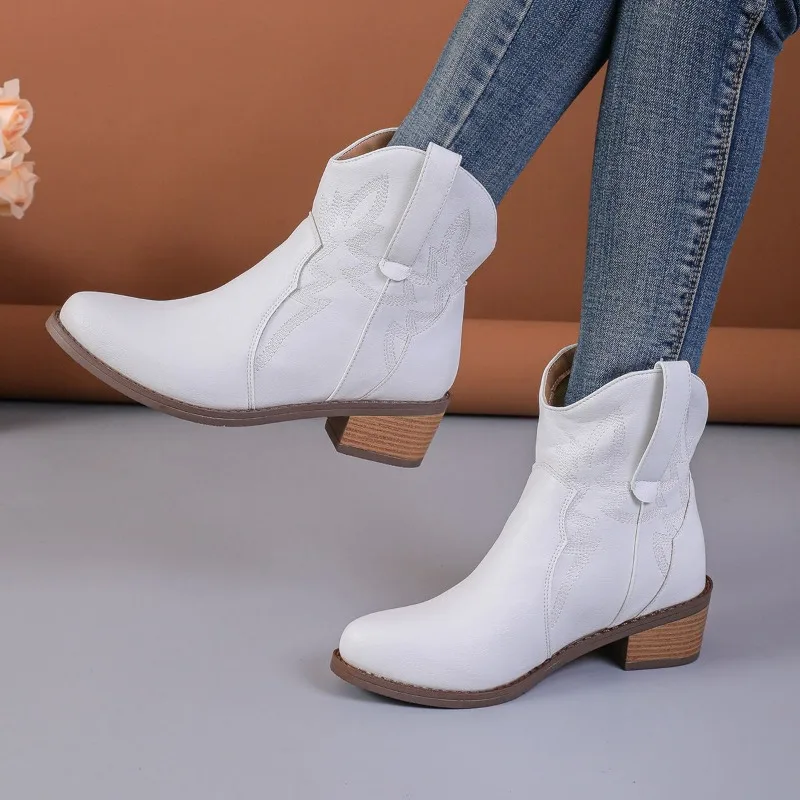 Ladies Western Boots 2023 Classic Round Toe Women\'s Boots New Embroidery White Short Boots Comfortable Low Heel Chelsea Boots