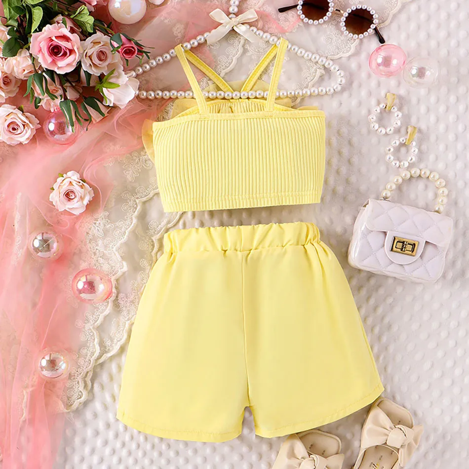 Chic Summer Ensemble for Girls Flower Net Strap Top and Pleated Shorts Children Set Two Pieces Set for Stylish and Playful Look