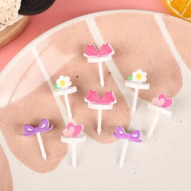 漫画のフルーツフォーク,愛の心の弓,ミニカップケーキのデザートスティック,子供の食べ物の選択,つまようじ,子供のお弁当箱の装飾
