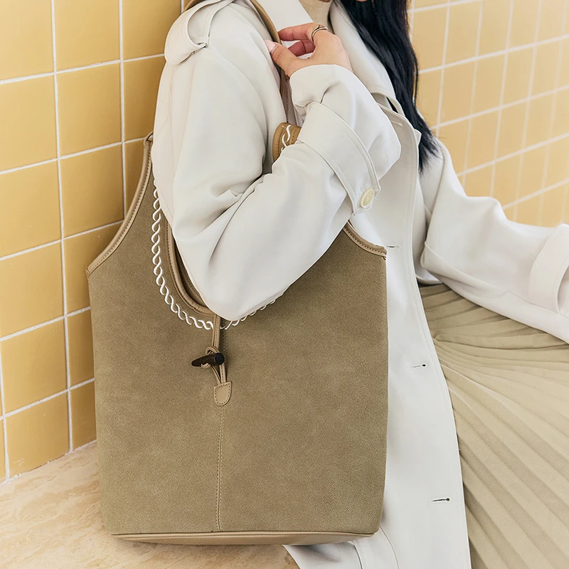 

Faux Suede Solid Color Large Capacity Shoulder Bags Retro Versatile Ladies Bags 2025 Brand New Fashion Women's Casual Tote
