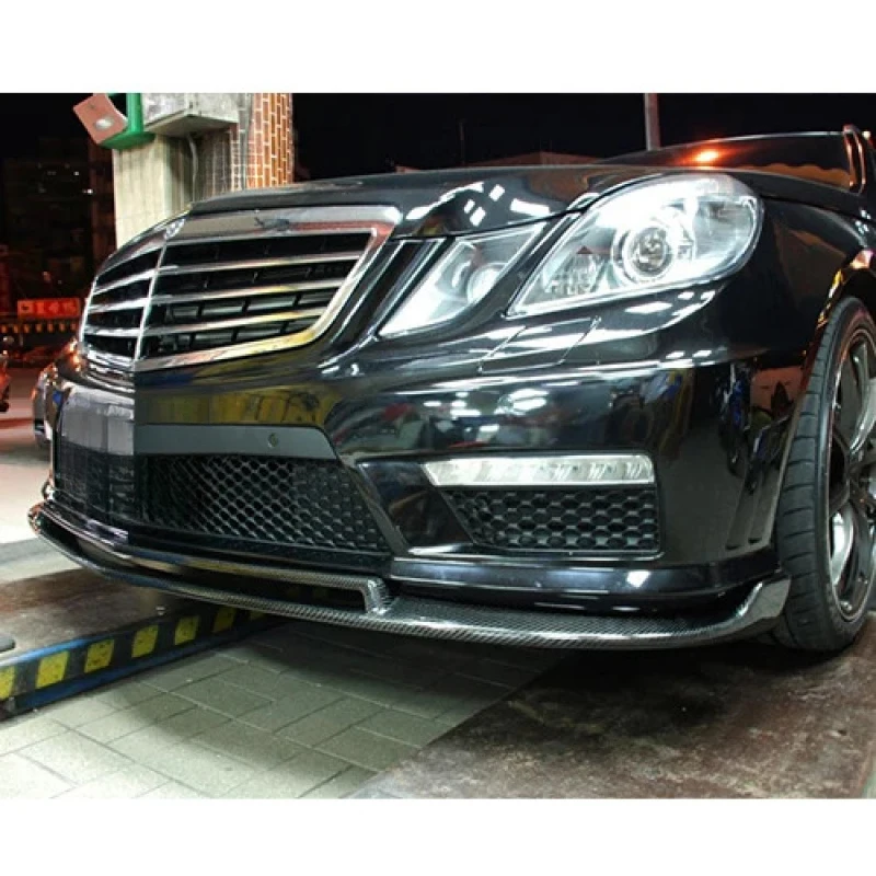 

Горячая новинка: накладка на передний бампер из карбона (тип B), крепление на винтах, для дооснащения/модернизации