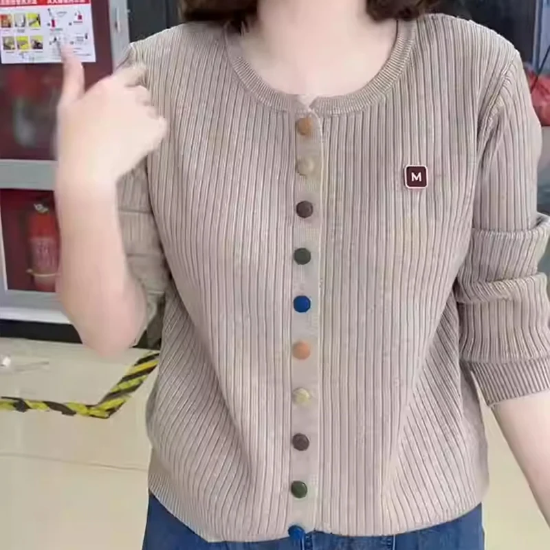 

Женский круглый вязаный свитер Ne Long Sve, дизайн ярких пуговиц, повседневный базовый слой, утягивающий топ, весна-осень 2023 г.