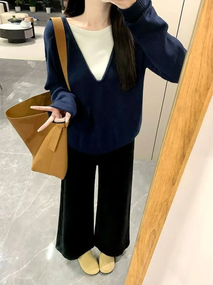 

Soft Cozy V-Ne adient Blue Knitted Sweater Women's Loose Fit Autumn Winter Casual Sle Faion Top Layered Look Polyeste...