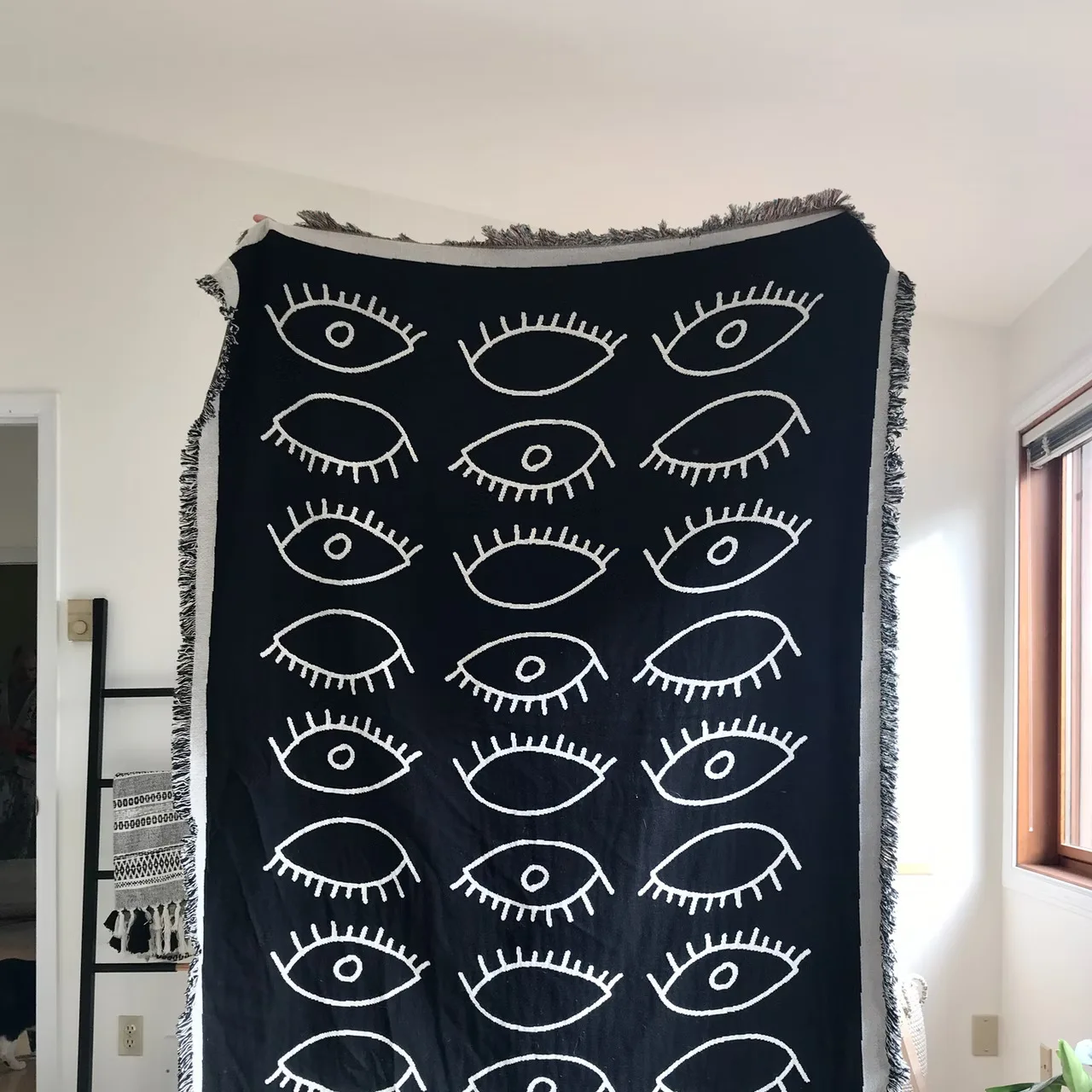 Eyes Pattern Woven Throw Blanket Wall Carpet Sofa Bed Room Decor Tassel Thread Blanket Camping Blanket