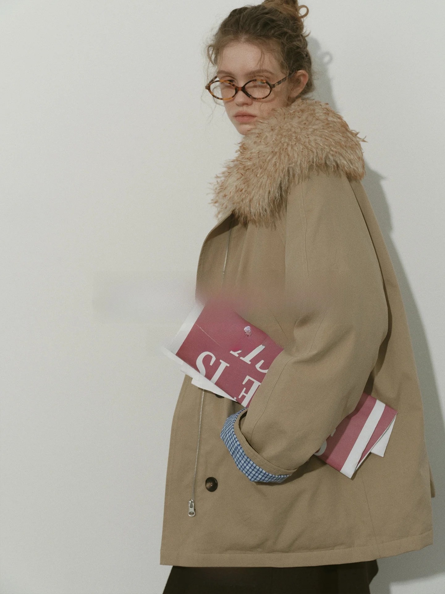 

Утепленная женская двусторонняя куртка-пуховик с большим меховым воротником, цветными вставками, длинными рукавами и застежкой-молнией, повседневная, теплая