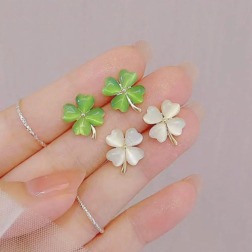 Anting Batu Mata Kucing Semanggi Empat Daun Baru Anting Ceruk Desain Indah Kecil Temperamen Wanita U0R2