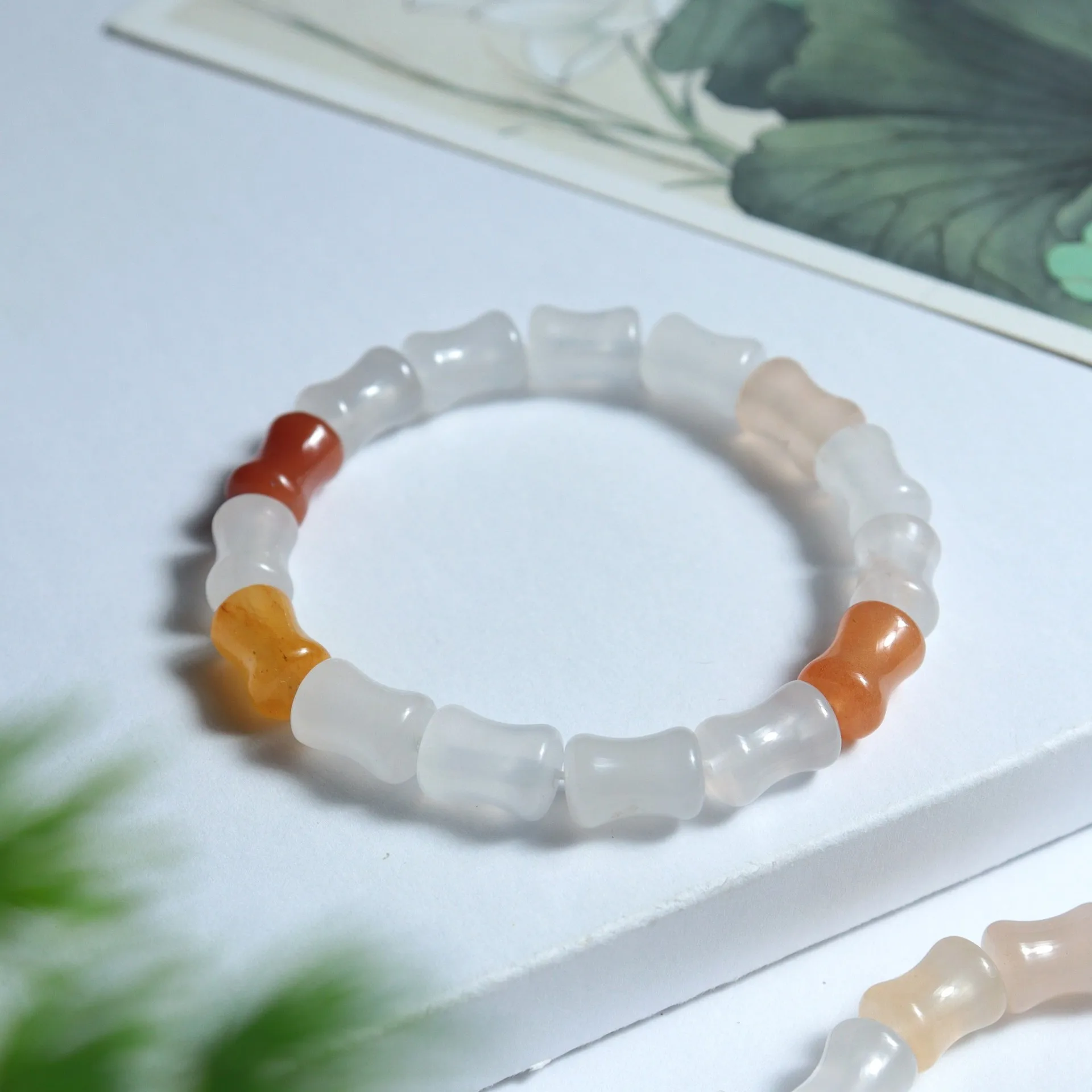

Natural peach blossom stuffed peach bamboo jade bracelet cute pink girl model