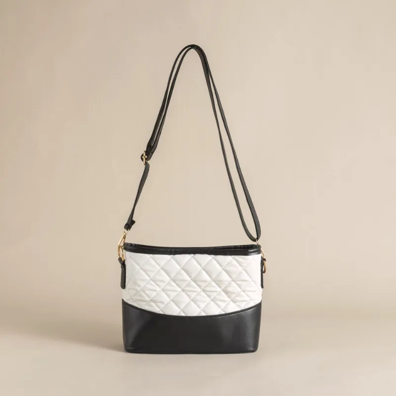 2023 New Black White Mixed Colors Diamond Lattice Fashion Trend All-match Daily Commuter Square PU Crossbody Bag Large Capacity