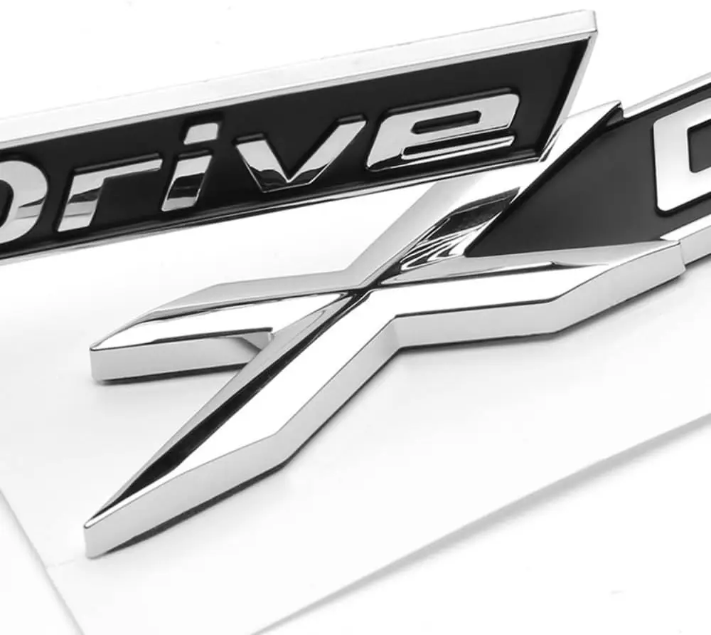شعار 3D xDrive - استبدال شارة السيارة للسيارات ذات العلامات التجارية الفاخرة X Series Trunk Logo - ملصق بالحجم الأصلي مع تغطية للخدش