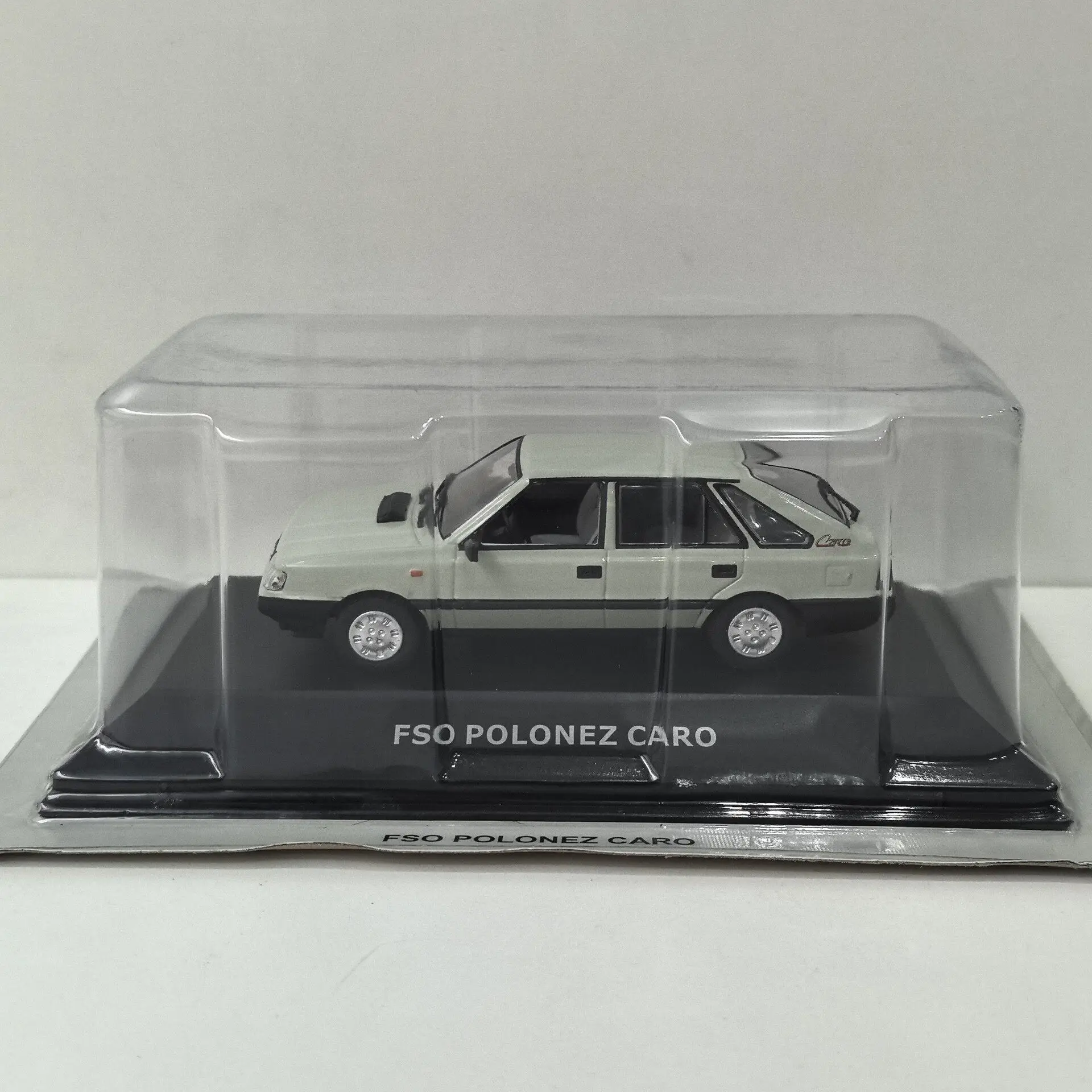 Diecast IXO 1/43 Scale FSO POLONEZ CARO V7 Alloy Car Model