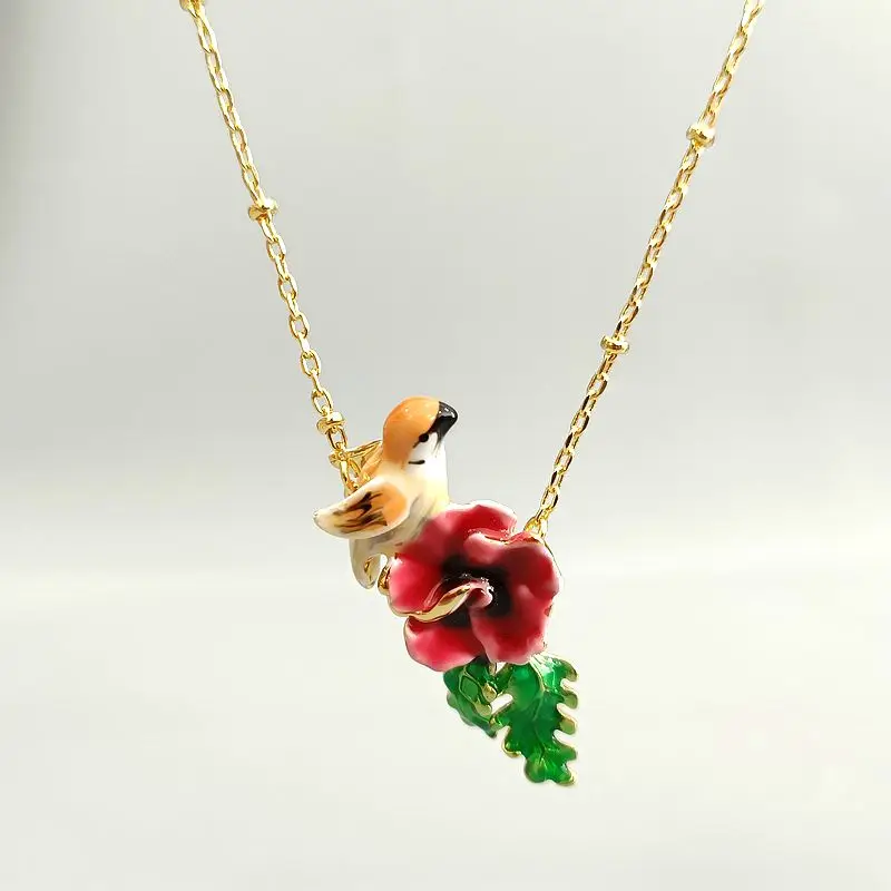

Cute Little 3D Sparrow with Beautiful Flower and Leaf Pendant with Enamel Bird Necklace