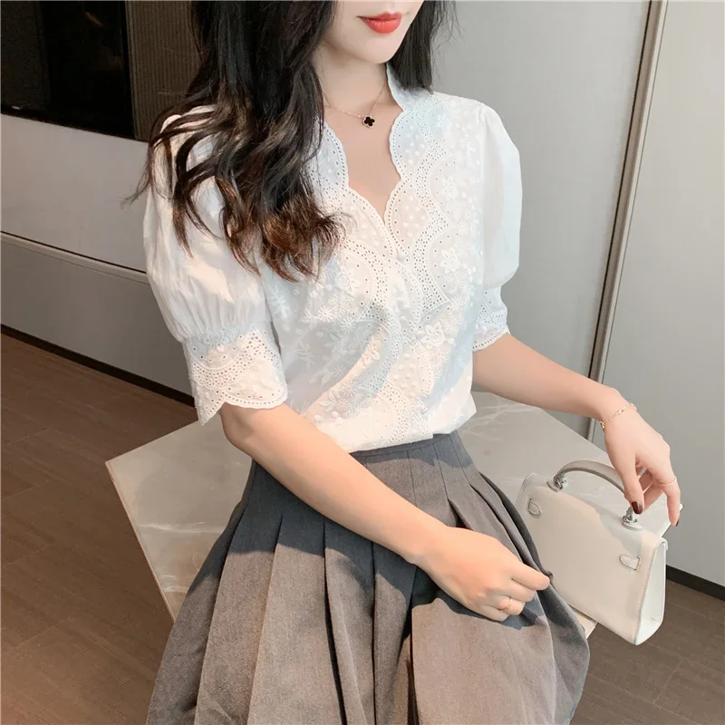 Casual White Tops Embroidery Lace Spring Femme Shirt Girls Blouse Women Short Sleeve Linen Cotton Loose Women Blouses 13102