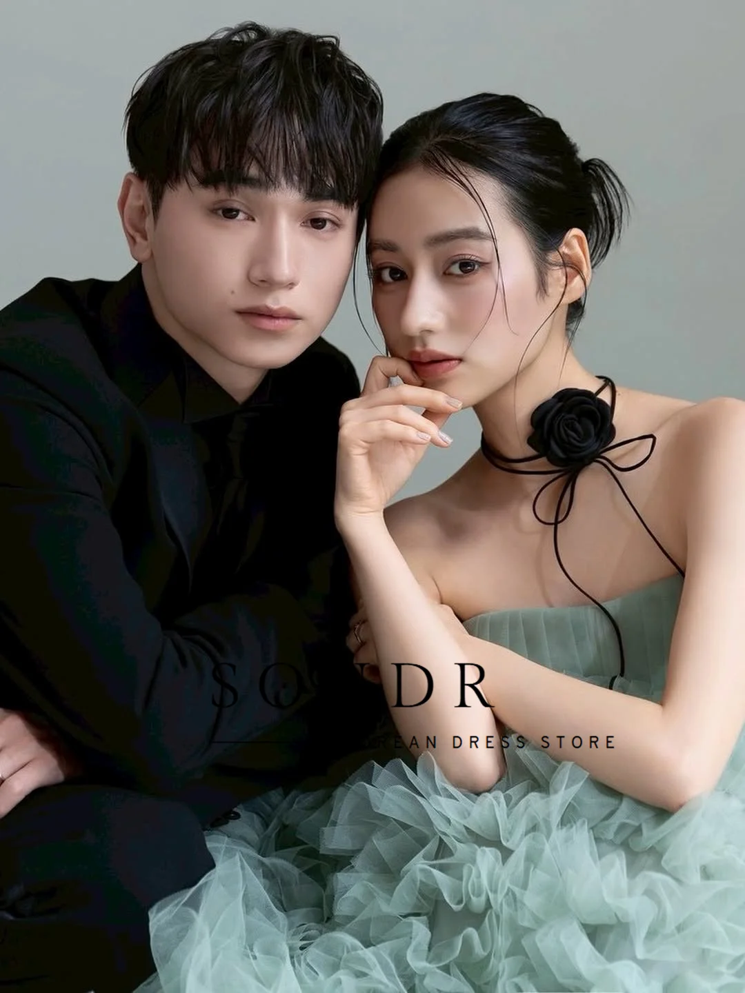 ชุดเดรสงานแต่งงานสไตล์ญี่ปุ่นสีเขียวอ่อนสุดหรูแบบสั่งตัดของ Sondr ชุดเดรสถ่ายรูปทรงเอไลน์ผ้าทูลล์เนื้อนุ่มแบบไร้สายรัด