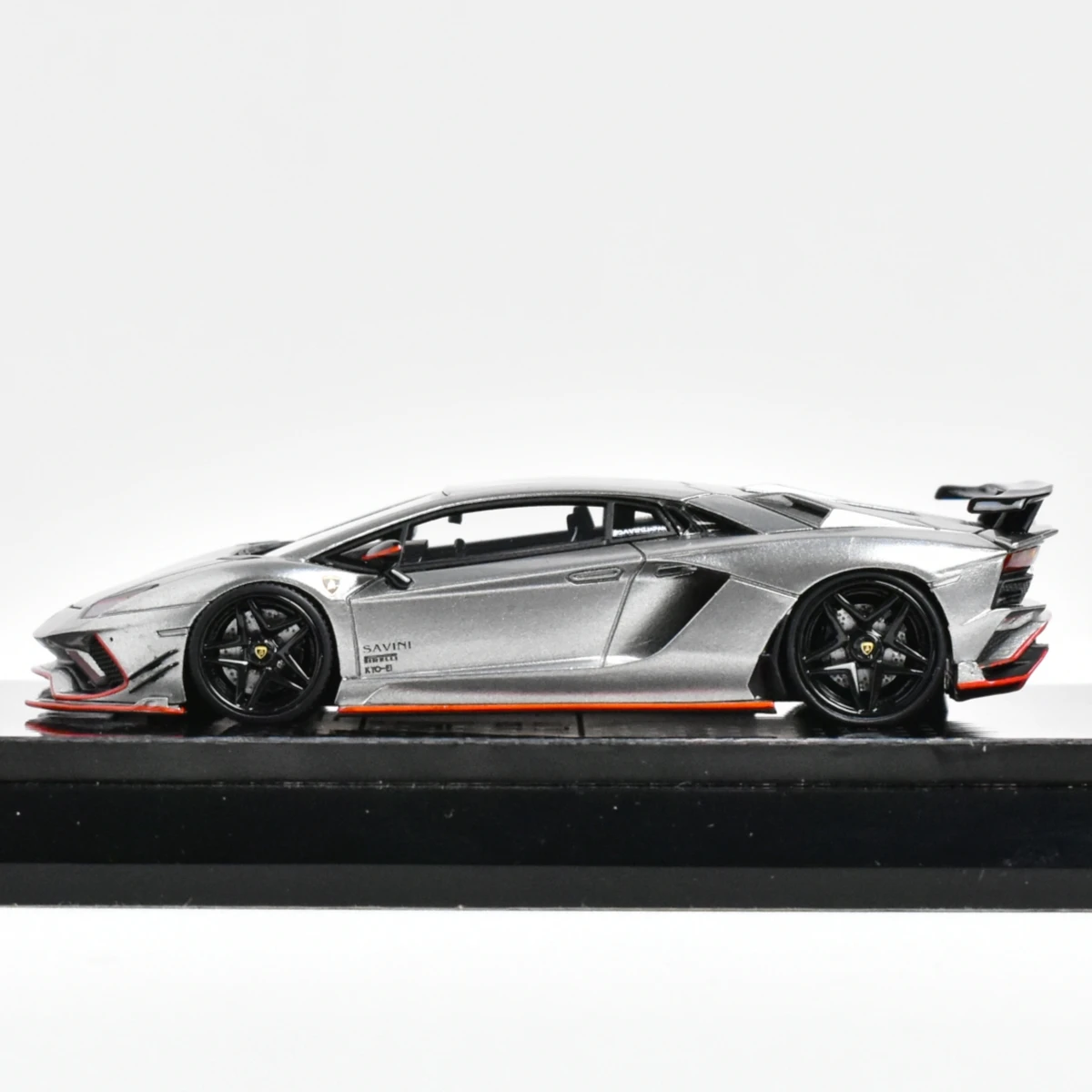 YM Model 1:64 Aventador S Rowen Resin Diecast Model Car