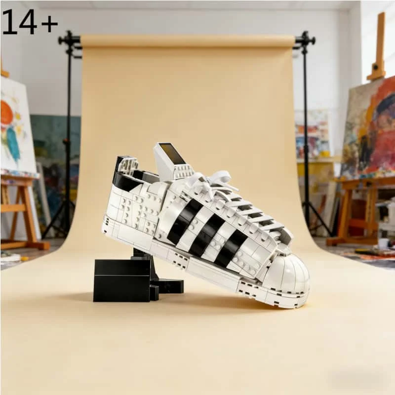 

731 Pieces of building blocks toys MOC sports shoes model gift set adult sports shoes birthday Christmas party gifts