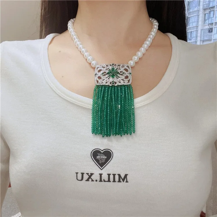 Natural freshwater pearl green agate necklace with niche design fashion short tassel Necklace