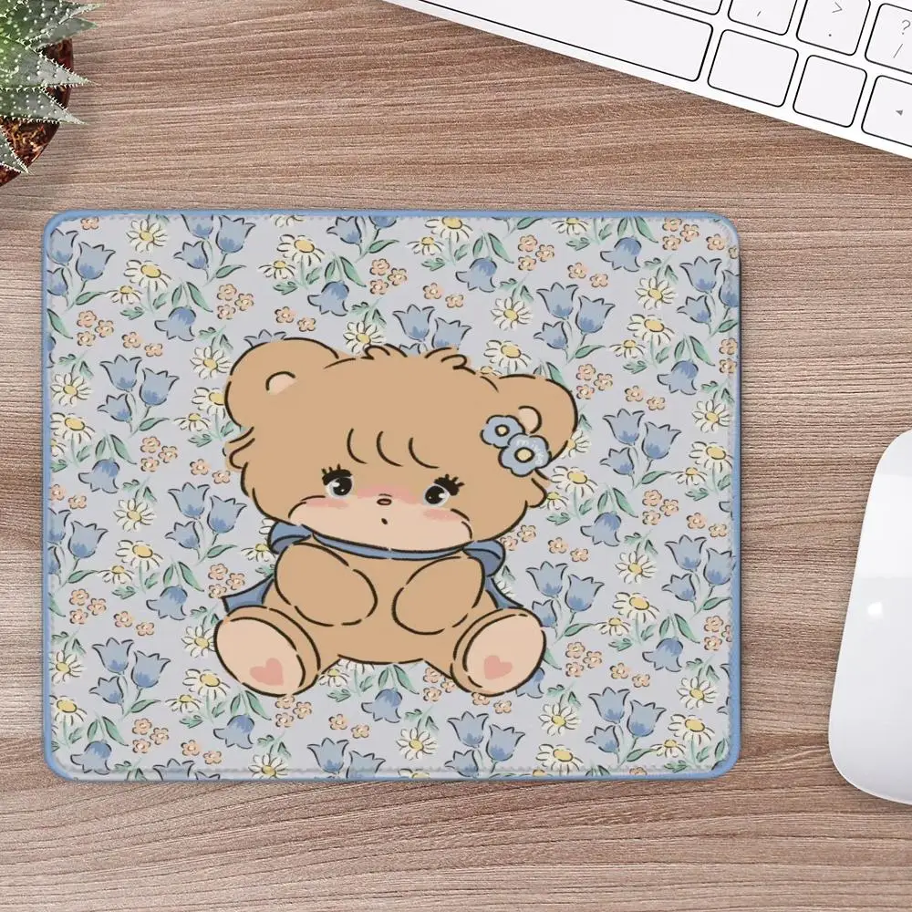 

Mikko Illustrations Mouse Pad Small Gaming Mat Desk Gadgets Mousepad Gamer Office Rug Offices Accessories Mats Anime Computer Ma