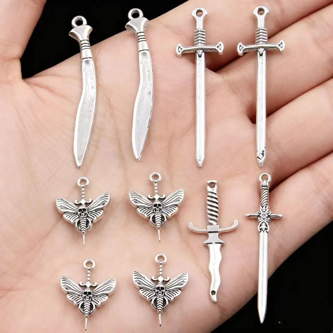 10Pcs/Lot 5 Styles Wholesale Mixed Alloy Antique Knight Sword Knife Charms For Jewelry Making DIY Handmade Weapons Pendant
