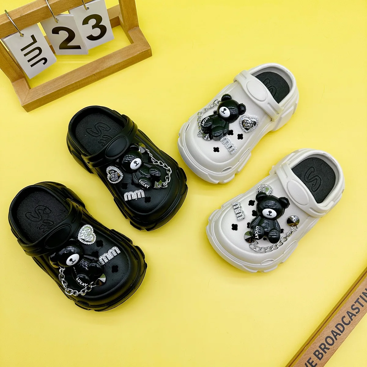 

New Stylish Versatile Cartoon Black mm Bear Clogs with Soft Non-Slip Soles, Closed-Toe Sandals for Boys and Girls, Model 606