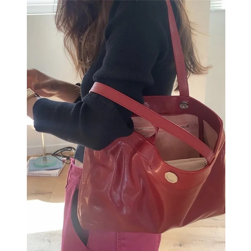 Vintage Red Fashion Large Capacity Underarm Bag Solid Color Oil Wax Leather Women\'s 2024 New Casual Tote Bag Simple Commuter Bag