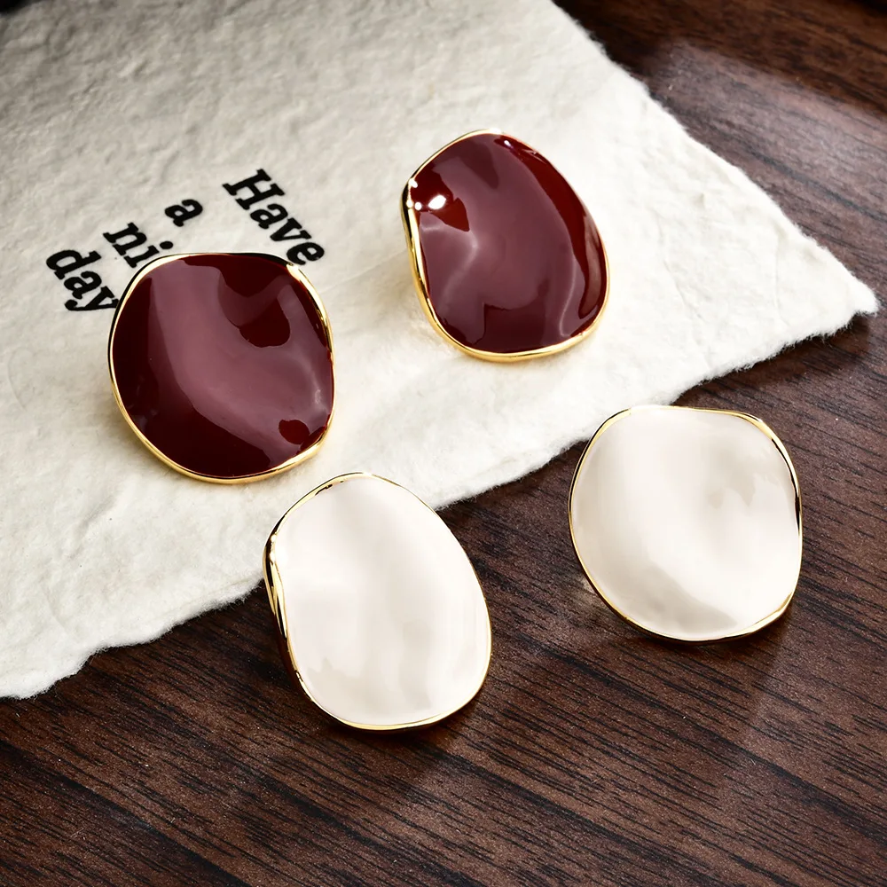 

Wine Red Retro Enamel Pleated Earrings - French Luxury Small Niche Design High-End Sense Temperament Earrings for Ladies