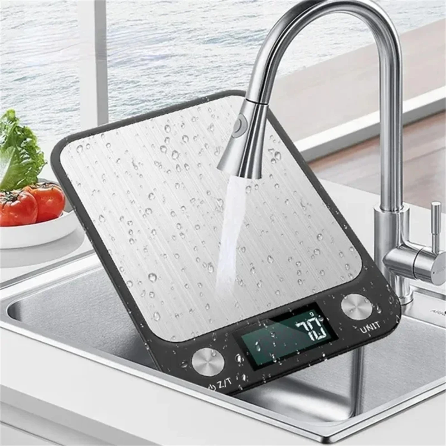 Sleek, stylish, and elegant stainless steel digital kitchen scale for precise baking and cooking, featuring 5/10/15kg increments