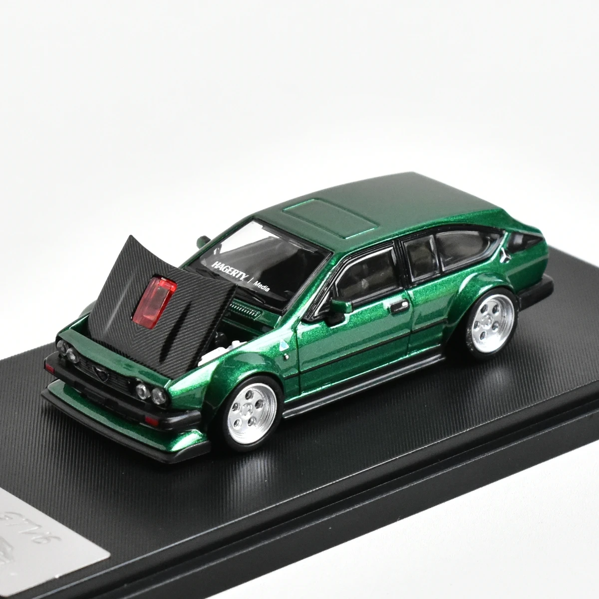 ฿ 1:64 GTV6 รถโมเดลDiecast