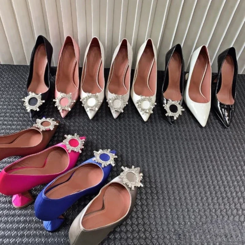 

Women's pointed single shoes Spring and Autumn New Fashion High Heel Banquet Water Diamond Sun Metal Buckle Shallow Mouth Shoes