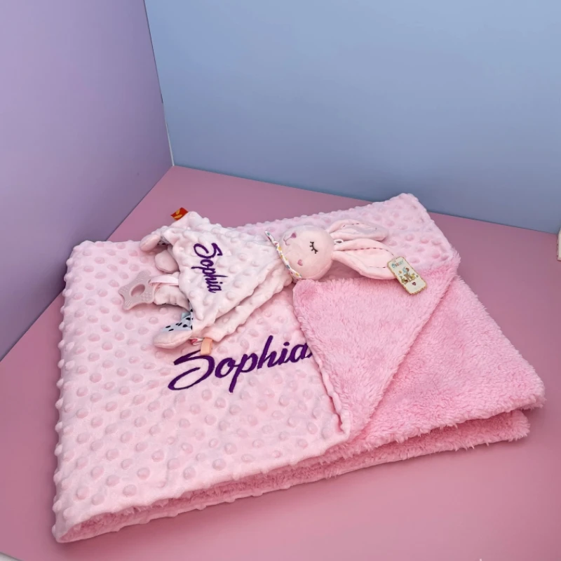 Personalisierte Neugeborenen-Babydecke mit Namen, Maßgefertigtes Dot-Minky-Kinderwagen-Pucktuch-Set, Sicherheitstuch, Babyparty-Geschenk für Jungen – Detail 17