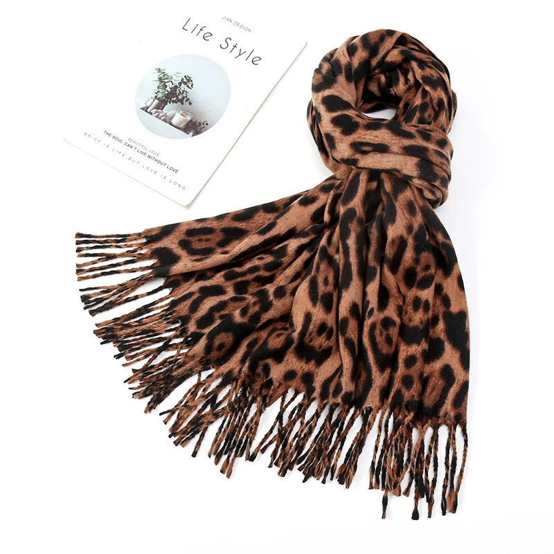 2023 New Designer Leopard Scarf Winter Warm  Shawl Luxury Wraps Fashion Women Long Blankets Scarves