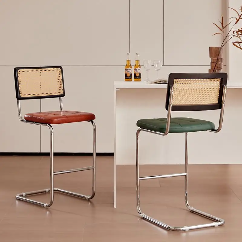 Mid-Century Modern Barhocker Rattan Esszimmerstühle Vintage High Foot Thekenhocker Designer Homestay Freizeitstuhl mit Rückenlehne
