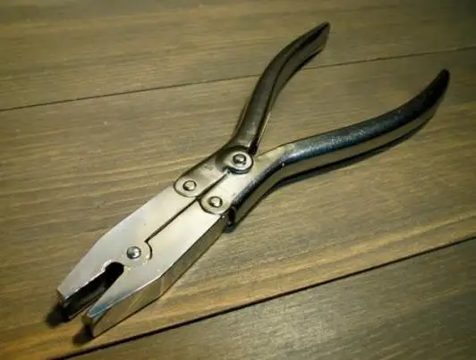 Wire bending pliers for piano string machine maintenance wire bending pliers