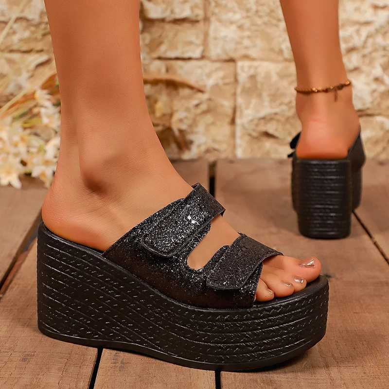 لامعة الترتر صنادل أرضية مكتنزة النساء 2026 الصيف هوك حلقة إسفين النعال امرأة عدم الانزلاق سميكة القاع أحذية الشاطئ الشرائح