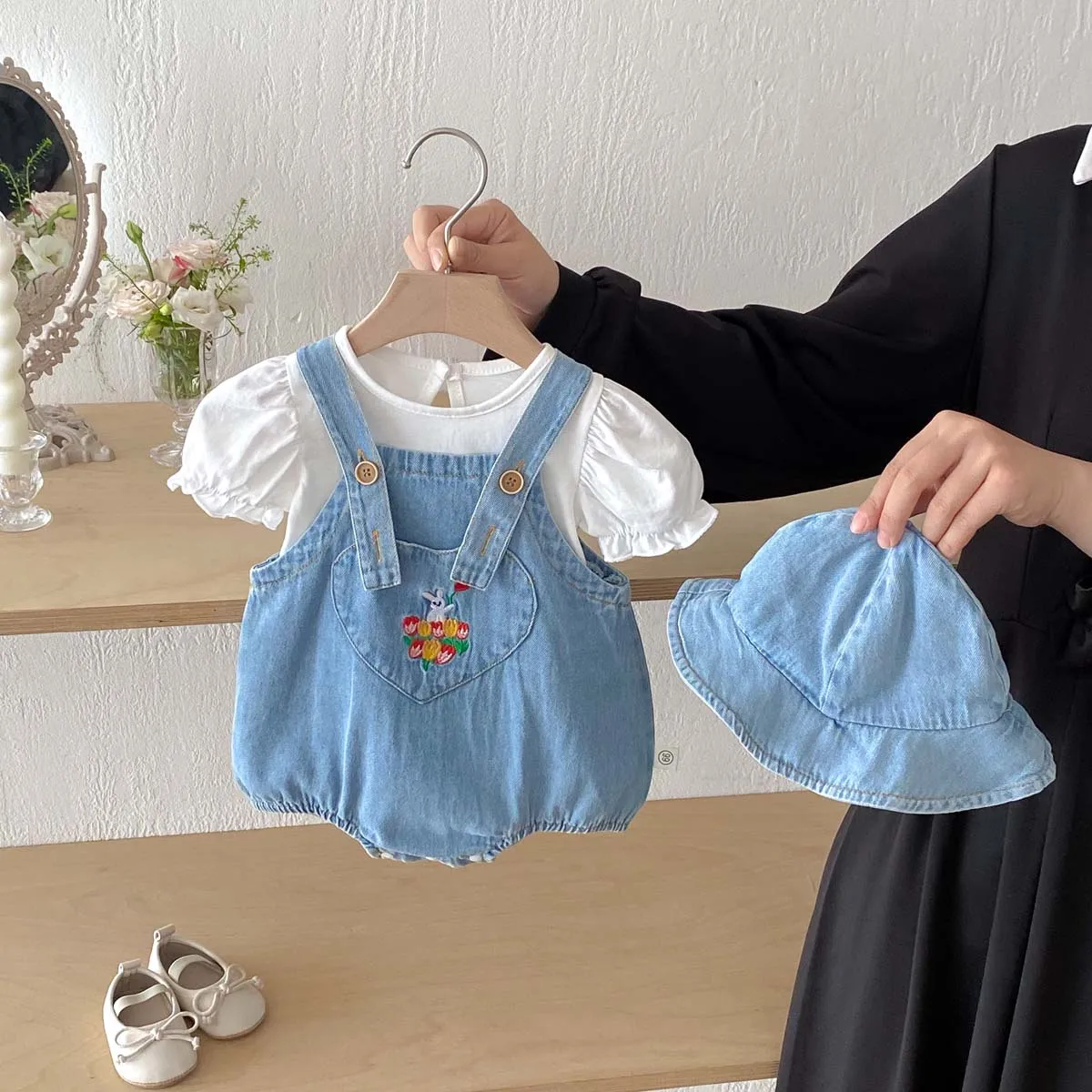 

Summer baby cute cartoon embroidered jumpsuit hat, baby cute Denim jumpsuit with hat, outdoor wear is very suitable