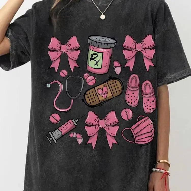 Verpleegsterselementen, roze, Y2K grafisch T-shirt, oversized dames T-shirt, schattig handgeschilderd konijntje, Koreaanse stijlkunst, zomer 2025, top