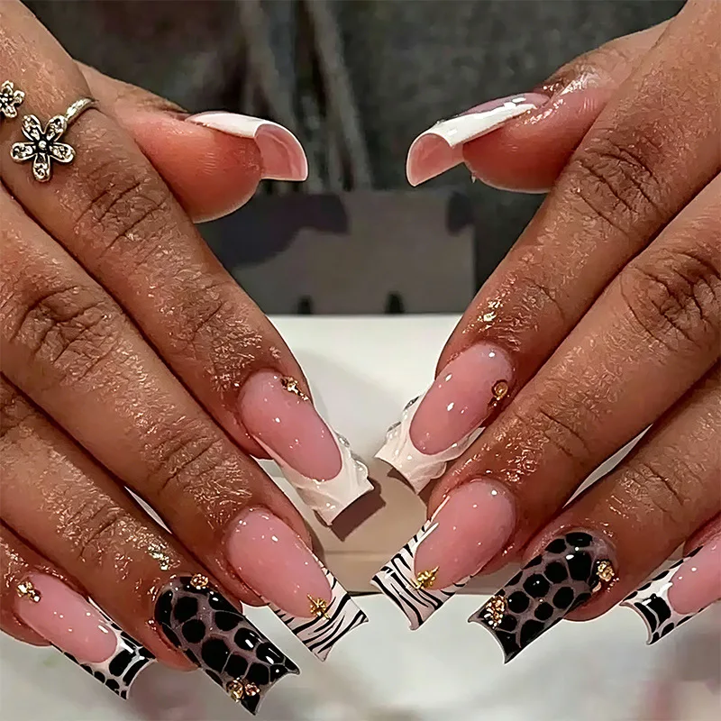 

Wear a long water pipe hot girl French 3D point drill nail art fake nails for stylish manicure