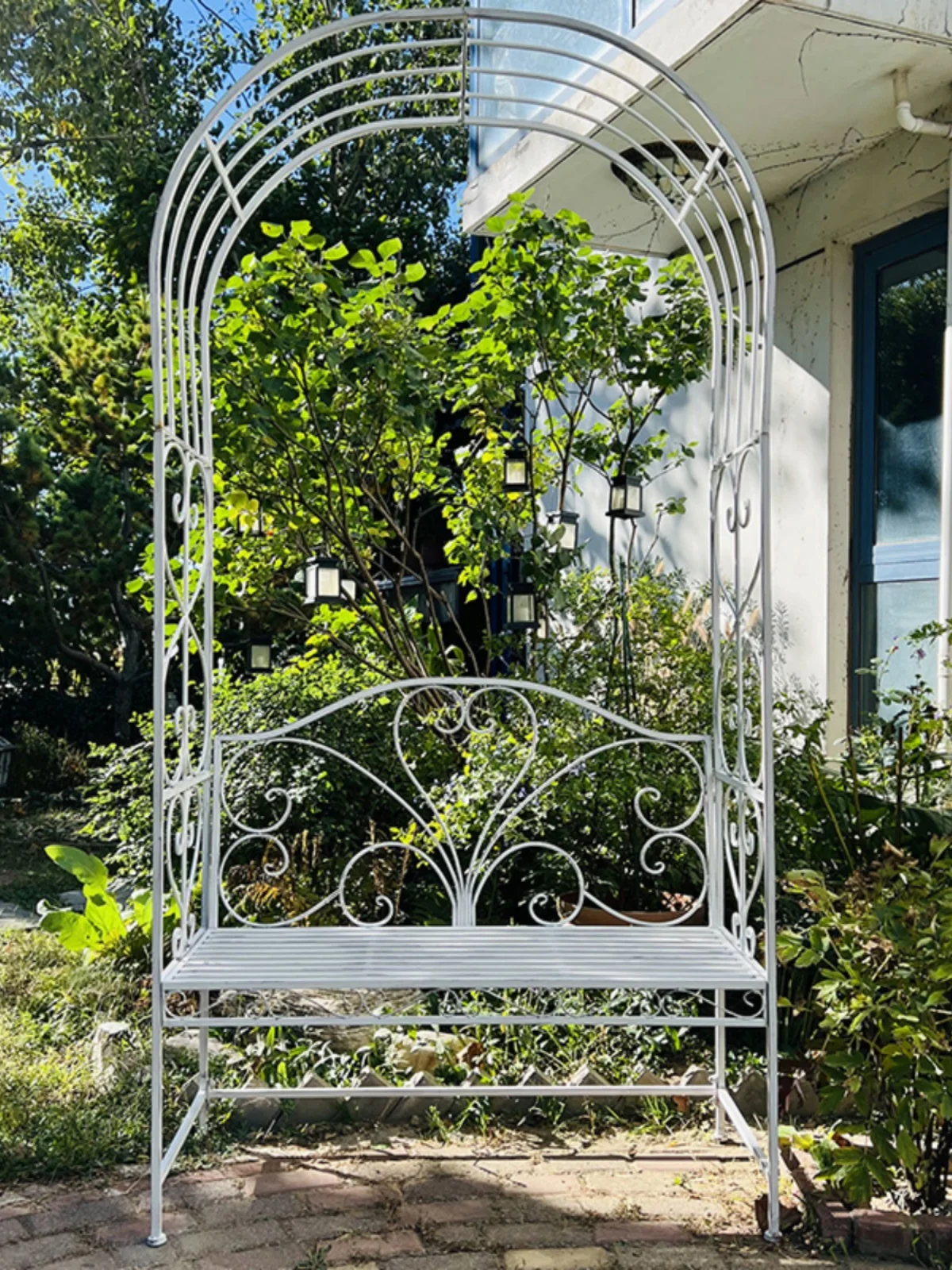 American style rural retro iron chairs, climbing vine flower racks, indoor and outdoor balconies