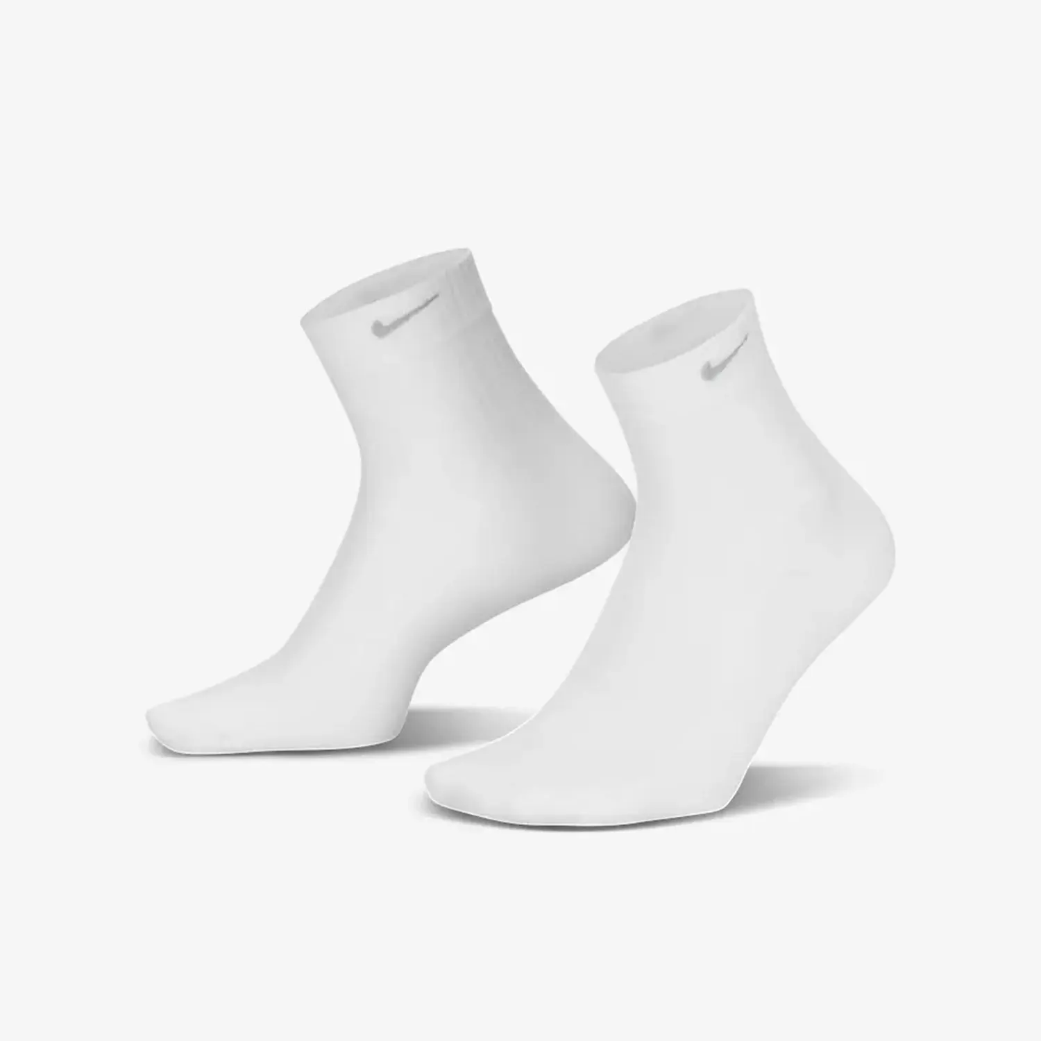 

Nike Authentic Season's New Women's Lightweight Pair Sports Short Socks FJ2239-100