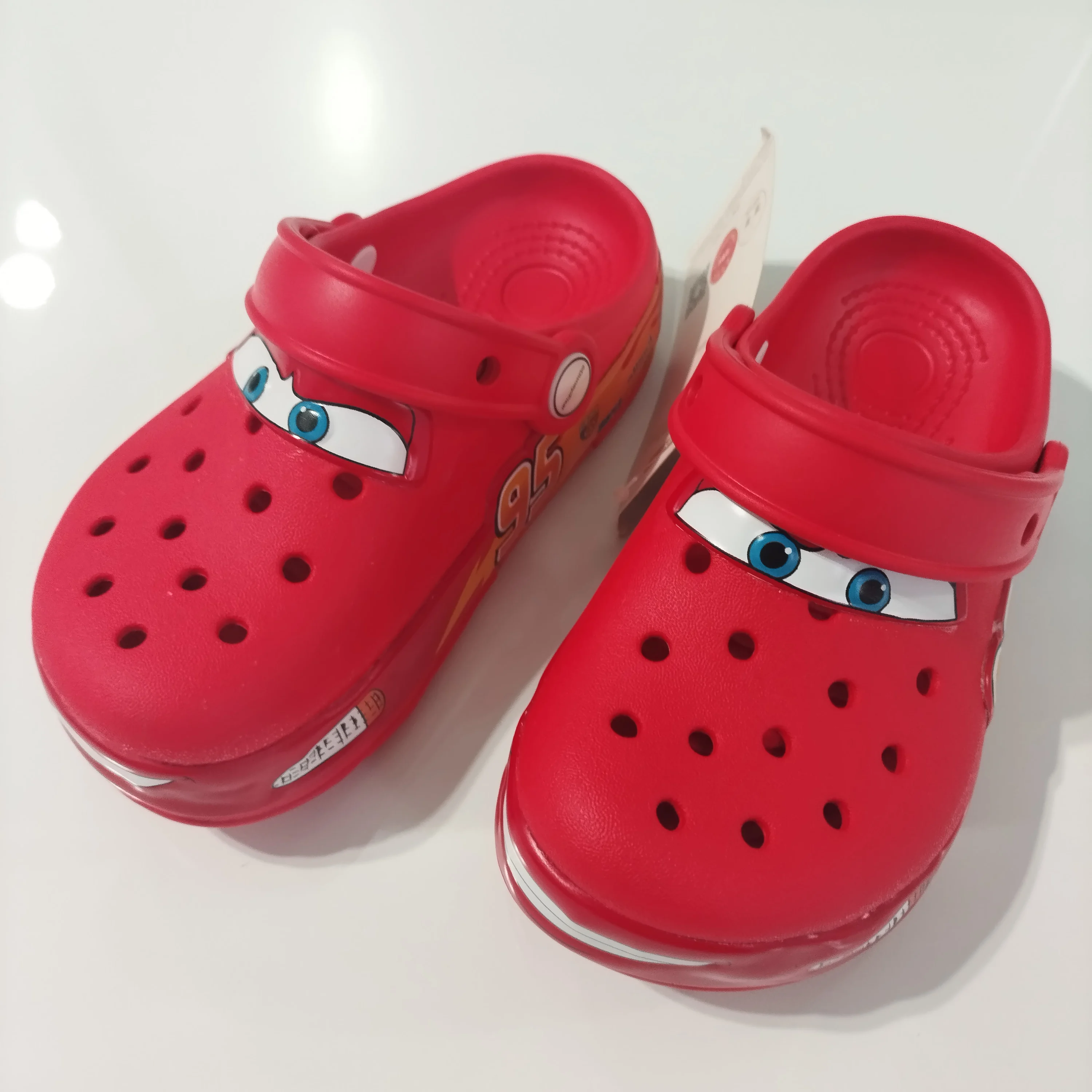 Disney Lightninged Mcqueens Pixar Cartoon Waterproof Red Slippers Children Outdoor Sandals Breathable With Lamp Beach Shoes Gift