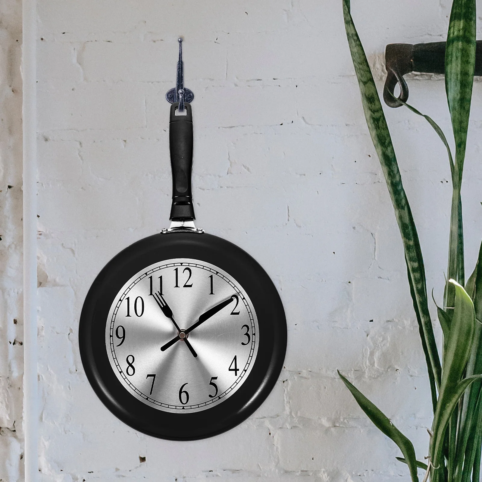 

1 set 1 Set Decorative Frying Pan Wall Clock Silent Non-Ticking Clock For Home Material Easy Install Modern