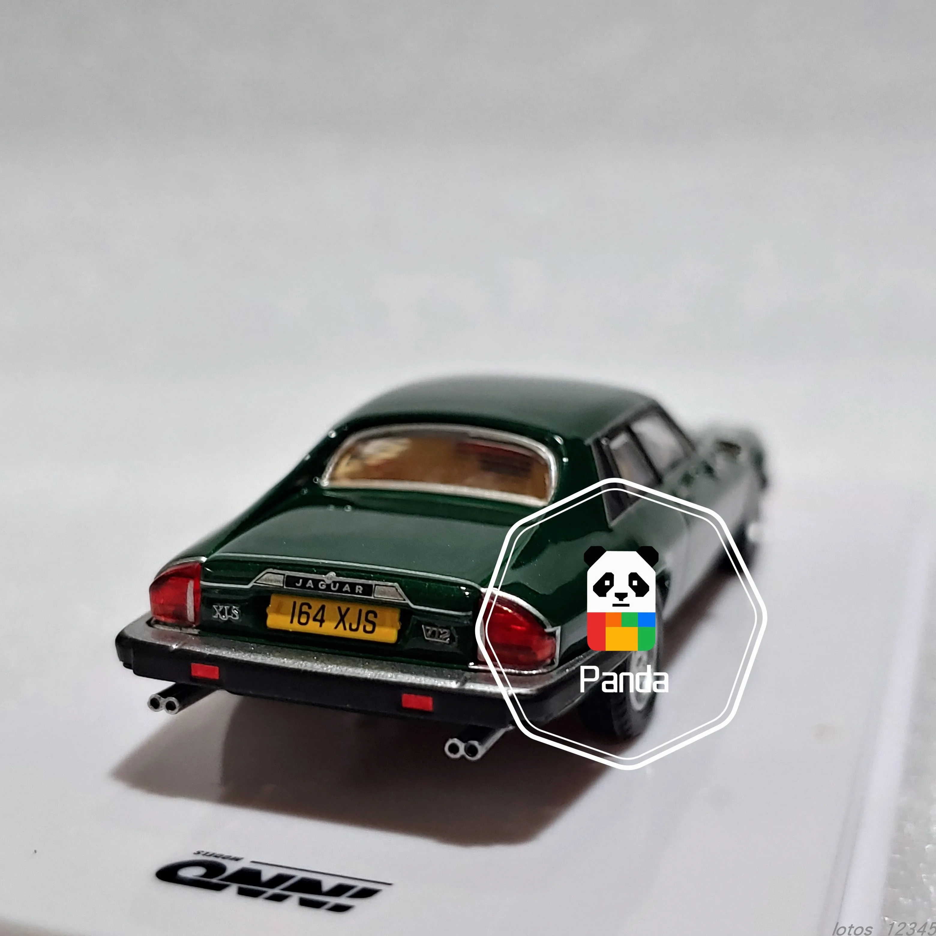 Inno 1:64 XJ-S Jaguar V12 sports car green saloon car alloy model hardtop two-door collectible souvenir gift miniature