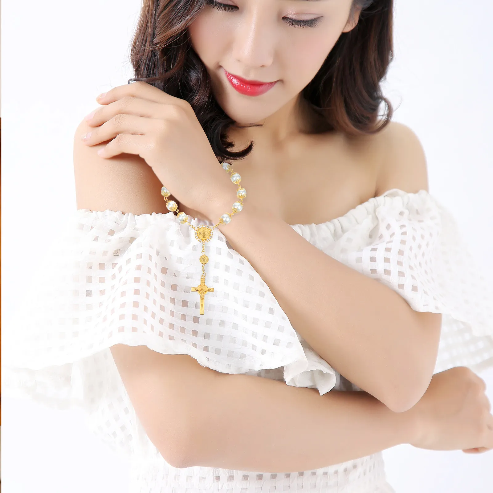 

Набор из 6 браслетов-розариев с крестом, цепочка на запястье из цинкового сплава с искусственным жемчугом, стильные украшения в стиле панк-ретро, памятный подарок