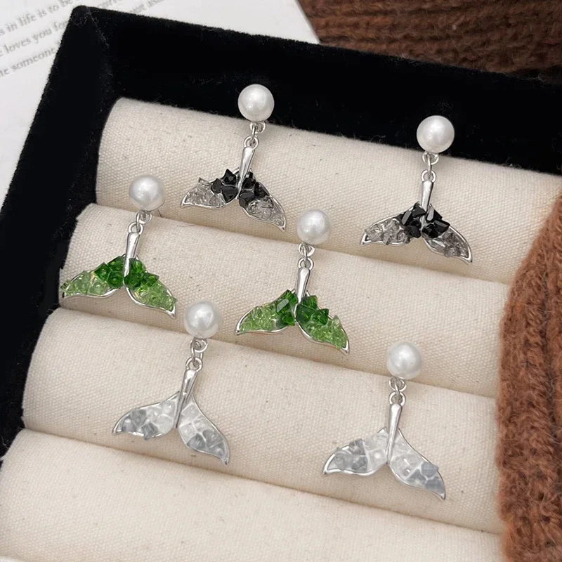 Charming 925 Sterling Silver Pearl Crystal Fish Tail Stud Earrings for Women Cute Animal Fine Jewelry Minimalist Accessories