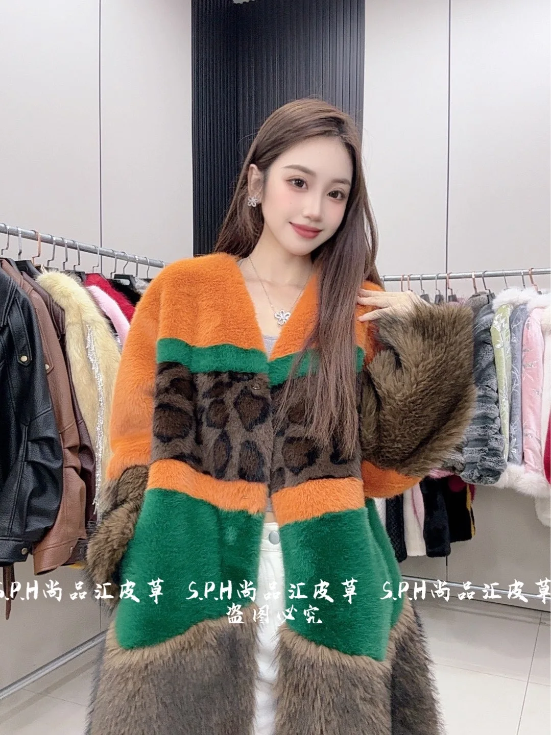 Outono inverno novo decote em v cor-bloco meados de comprimento elegante casaco de inverno feminino de pele sintética de manga comprida quente confortável jaqueta peluda