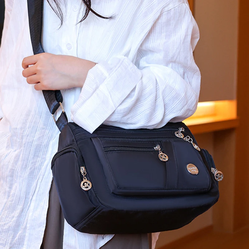 Große Kapazität Frauen Umhängetasche wasserdichte Tasche lässig Nylon Umhängetasche Geldbörse Handtasche leichte Reise Umhängetasche – Detail 6