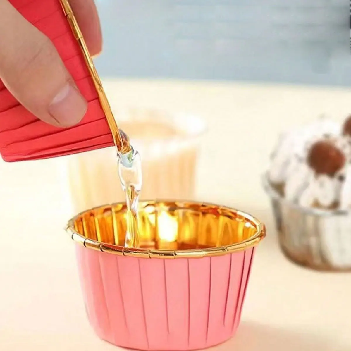 Rolled Edge Paper Cupcake Cups, High-Temperature Resistant Paper Liners, Baking Muffin Cups, Pink with Gold Edges, Premium Oven-Specific Cups, 100 Pieces