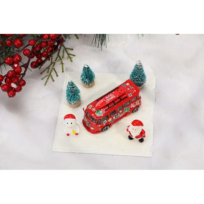 Liberty 1:64 modelo de coche T1 Bus cuerpo ancho X'mas con árboles, muñeca y muñeco de nieve y caja acrílica