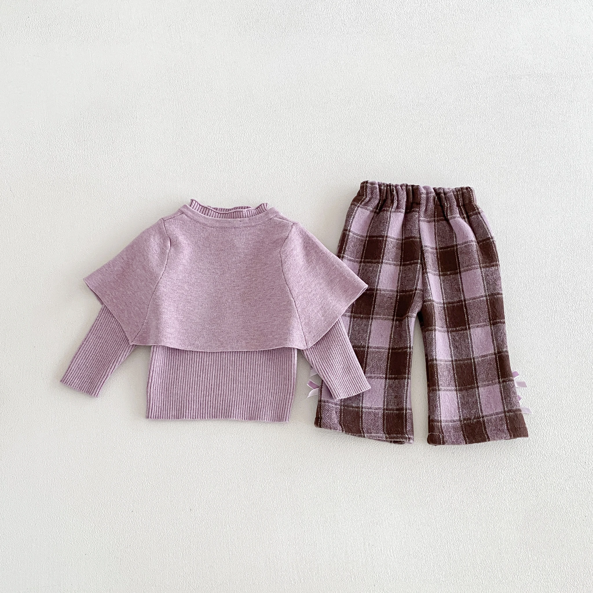 Mädchen Herbst 2026 Neue Kollektion: Cape-Pullover, Unterziehshirt, karierte Freizeithose mit Schleife - Stilvolles Dreiteiliges Set – Detail 3